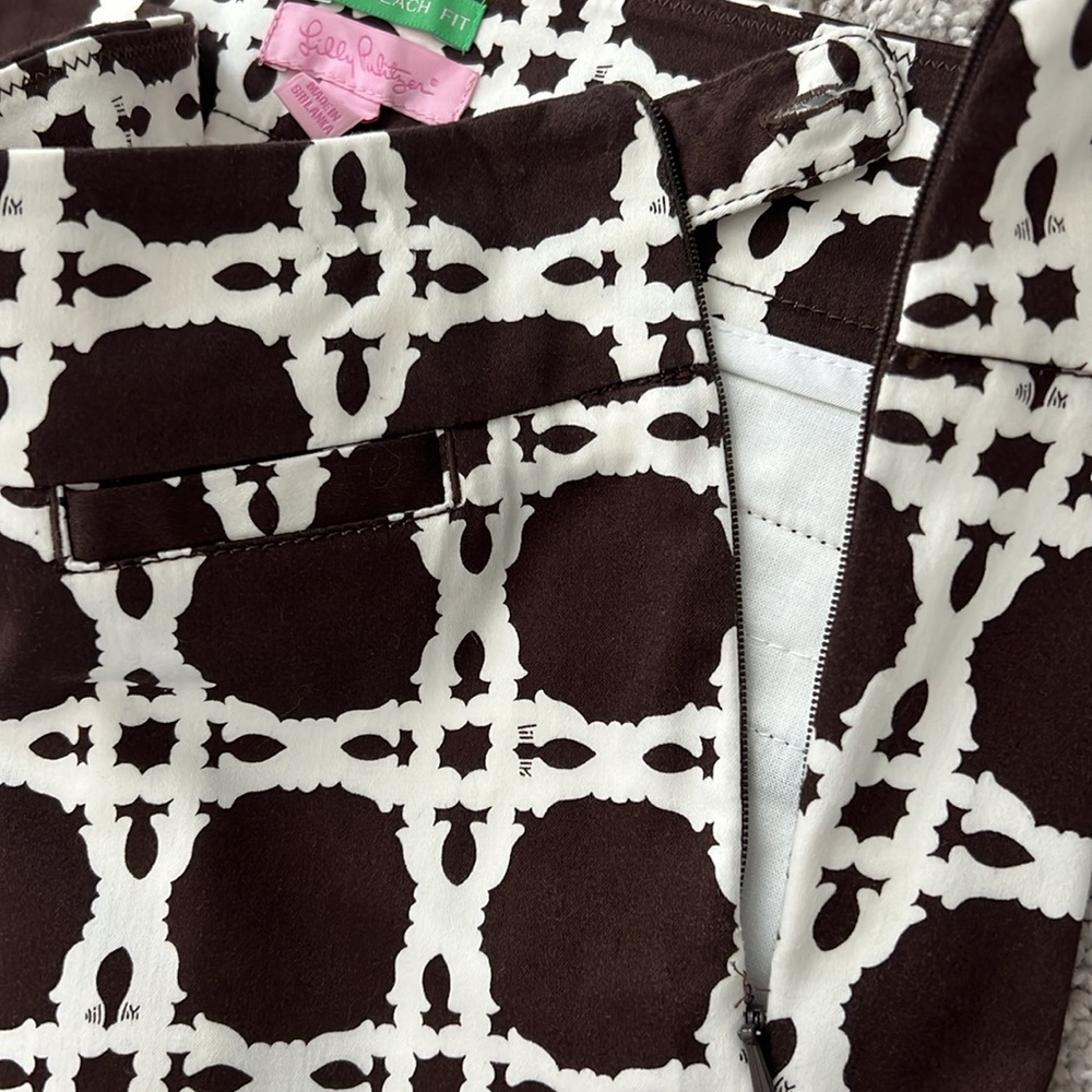 Lilly Pulitzer Black & White Cropped Pants with Graphic Circle Grid - Picture 10 of 10